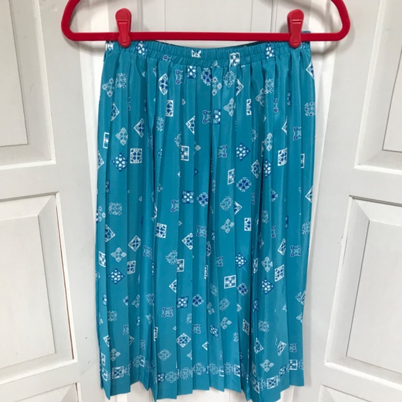 Leslie Fay Vintage Blue Bandana Print Pleated Skirt - Picture 12 of 15